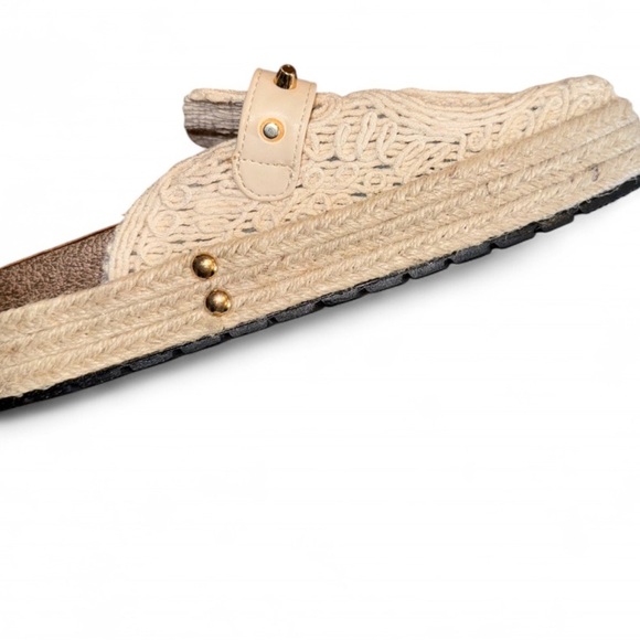 Elegant Cream Crochet Women's Slippers - Picture 3 of 5